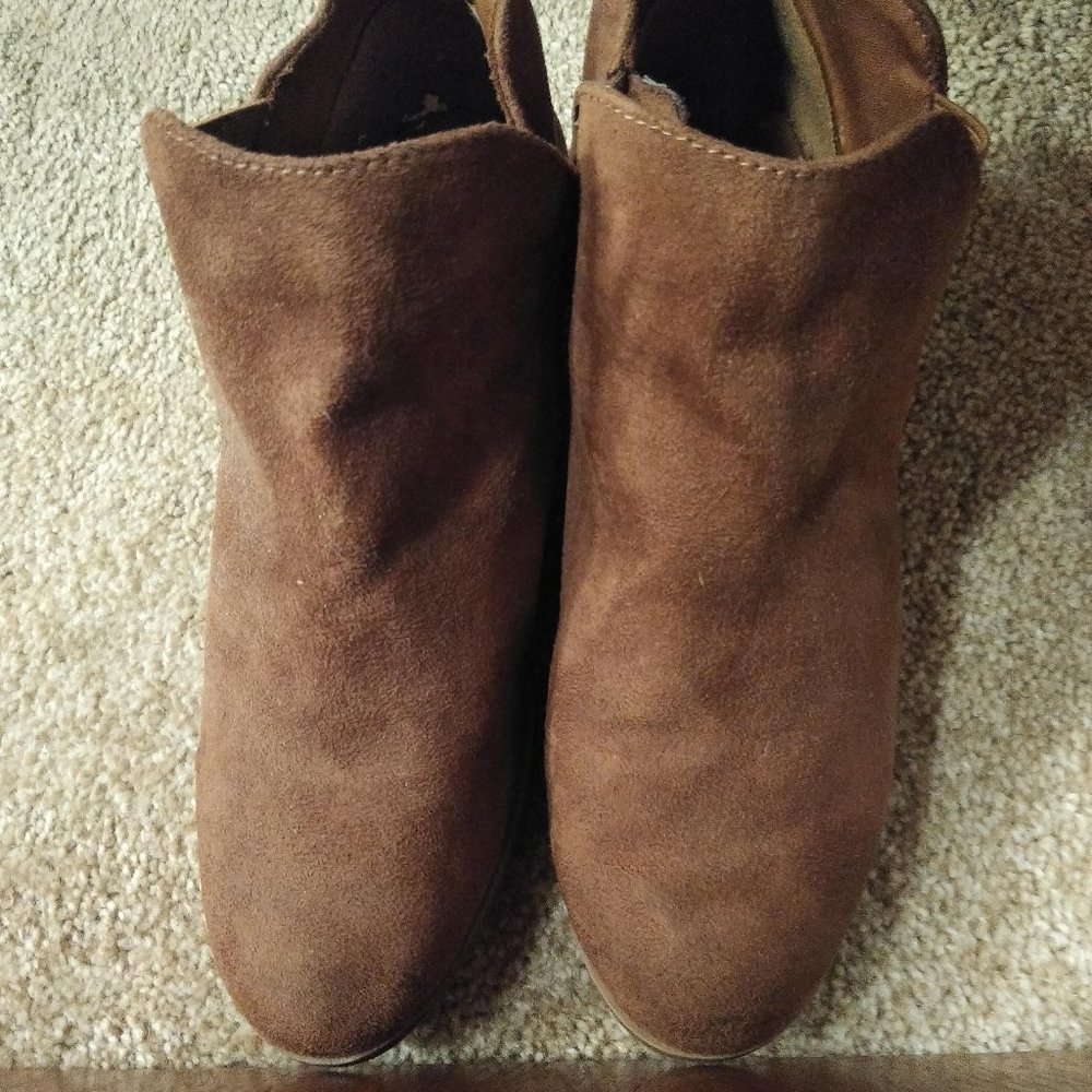Tan Arizona ankle boots